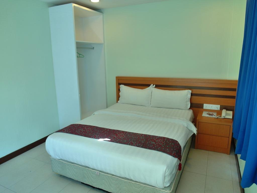 Transit Hotel Labuan Room photo